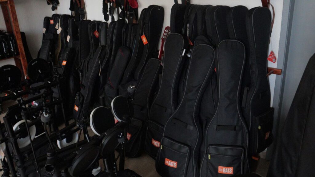 Aluguel de instrumentos facilitou a entrada de alunos em escolas de música, compartilha diretor de instituição em Curitiba. Crédito: divulgação.